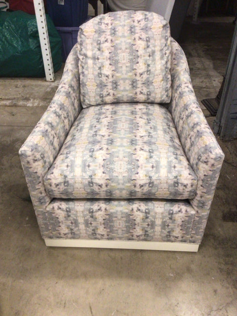 Vangaurd Furniture Custom Fabric Patterned Swivel Chair