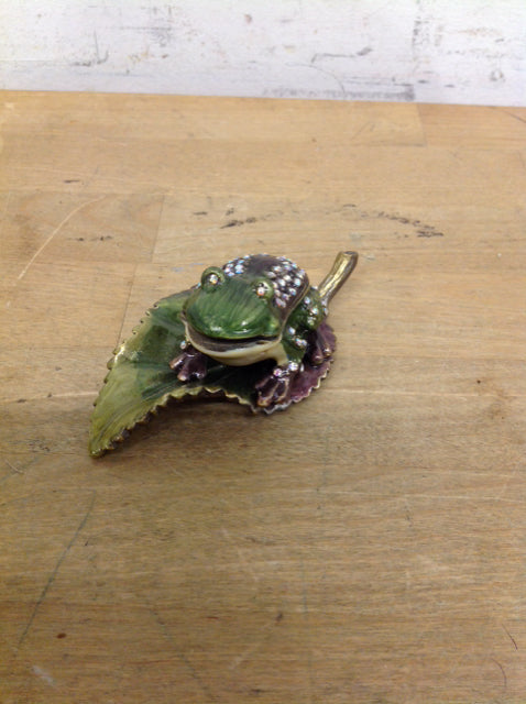 Enameled Frog on Lily Pad Trinket Box