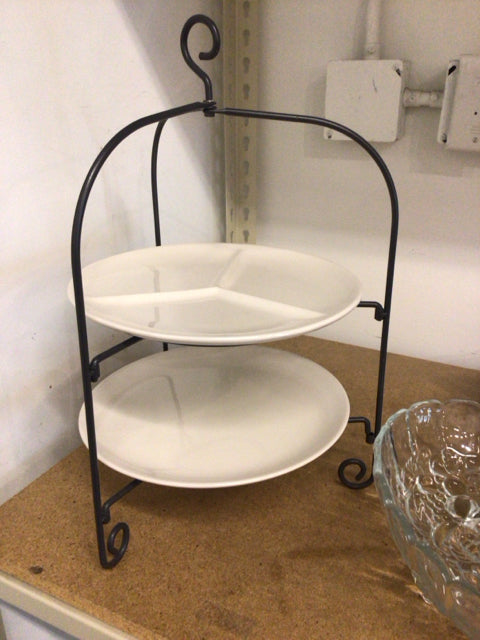 18" Two Ceramic Plates On Metal Plate Stand