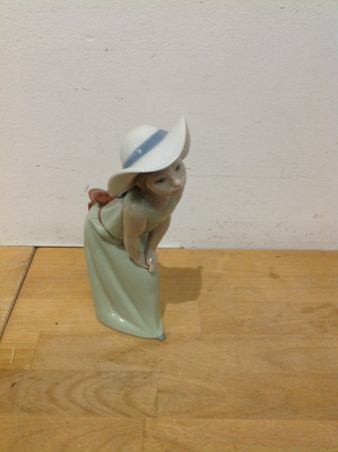 Fine Porcelain- Lladro Pamela Green Dress Hat