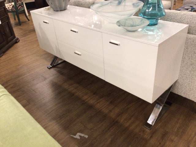White Lacqured Chrome Base T.V Console