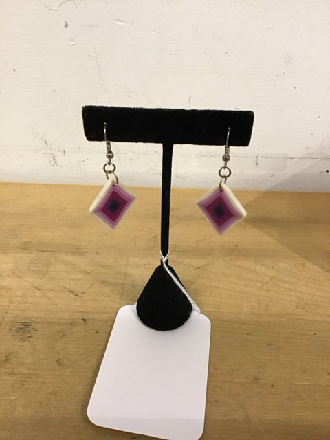 Concentric Diamond Pattern Danglie Earrings