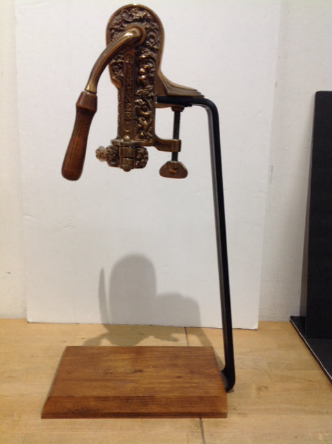 Vtg Counter Top Wine Bottle Opener