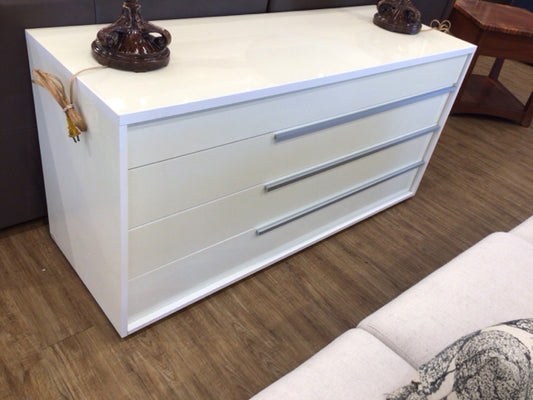Modani White Lea Dresser W/Mirror