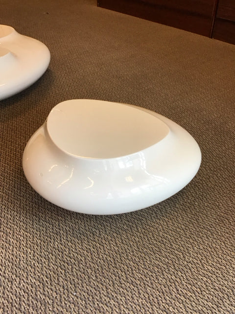 Roche Bobois Low White Fiberglass Coffee Table AS-IS Small Nicks