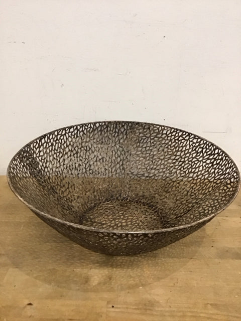 21" Round Cut Metal Bowl