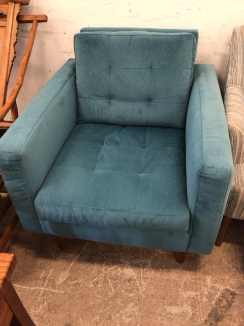 34.50" X 35.50" X 37" City Furniture Mila Teal Velvet Chair