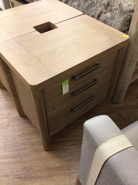 28" X 26.25" X 17" City Furniture Alton Light Tone Nightstand