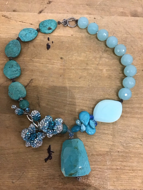 Tuquoise Light Blue Stone W/Floral Rhinestones Necklace