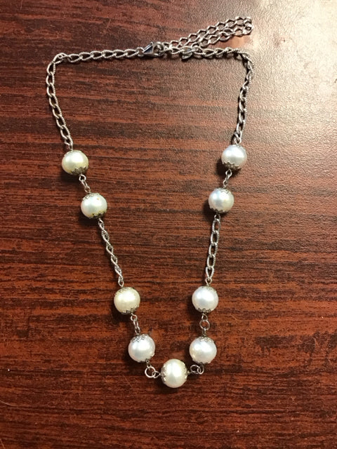 Pearl & Silvertone Necklace