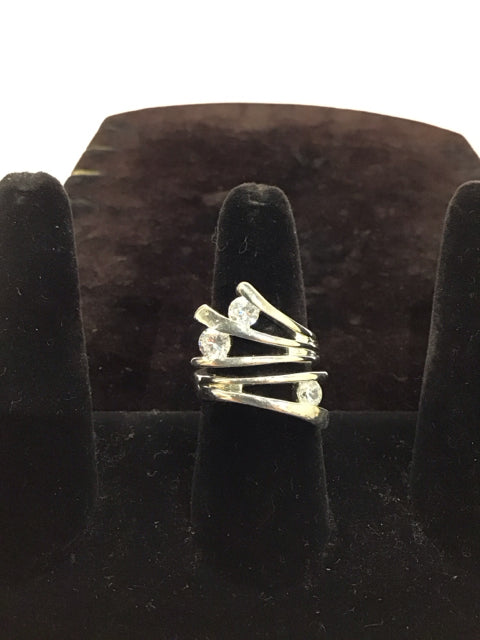 Silver Ring w/Swirls & Rhinestones