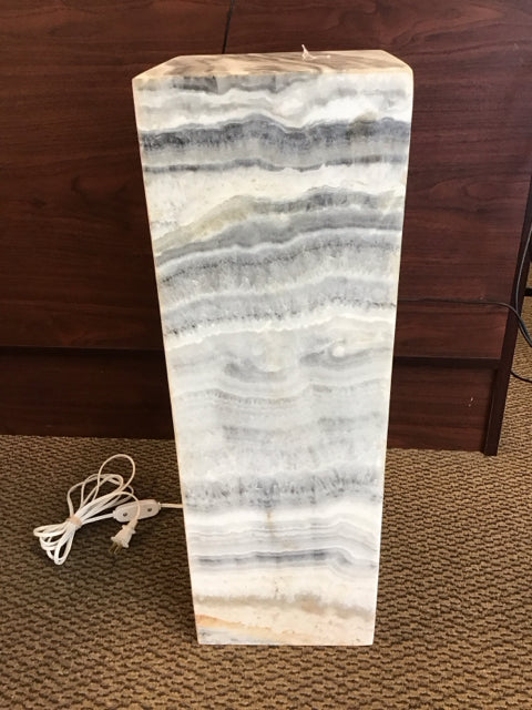 24" Onyx Cube Lamp
