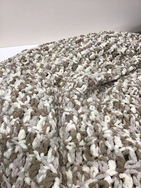 Tan/White Woven Throw
