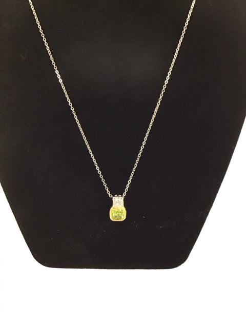 Silver Necklace w/Faceted Green Stone Pendant