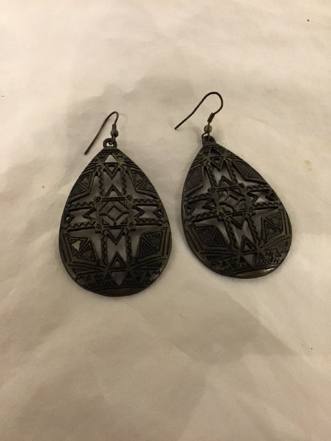 Antiqued Oval Aztec Like Pattern Earrings