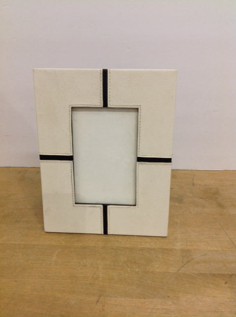4x6 White Leather Picture Frame