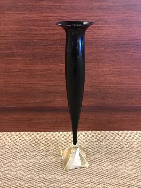 23.5" Willsea O'Brien Tulip Black Art Glass Vase