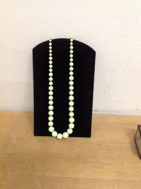 Graduated Smooth Green Bead Necklace