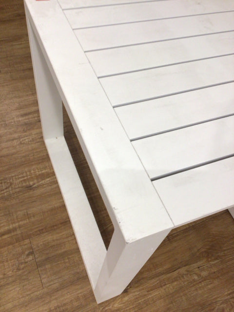23.50" X 21.12" AS-IS City Furniture Linear2 White Aluminum End Table(Knicks)