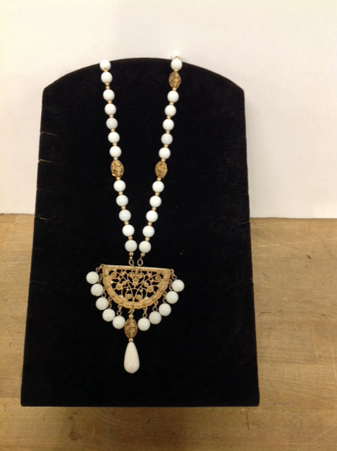 Gold Necklace w/White Beads & Gold Dangle Pendant