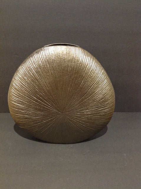 14" Dk Metal Vase w/Starburst Design