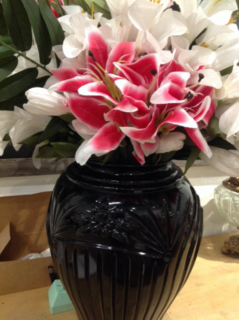 17" Black Vase W Mixed Flowers