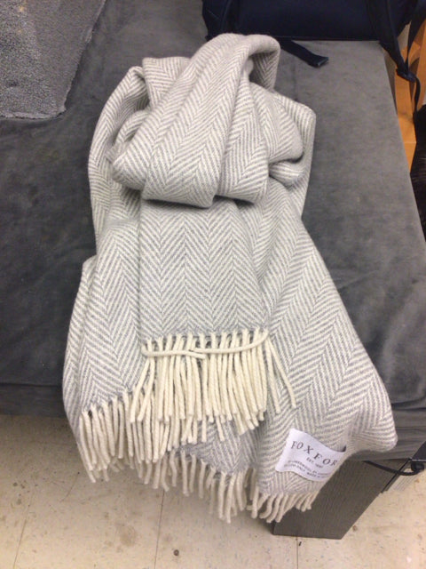 Foxford Grey/Cream Fringe Throw