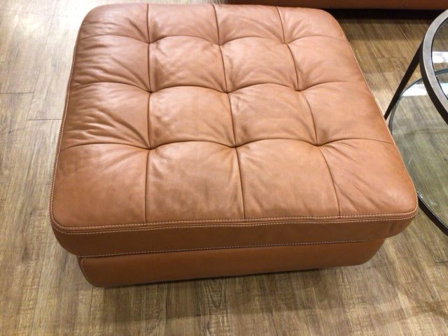 W. Sohililg USA Light Brown Leather Tufted Ottoman