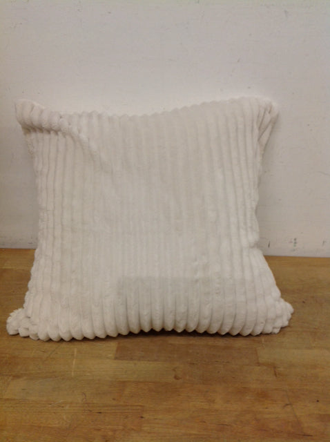 Pillow 18" PB Ivory Chenille Reversed Down Filled Sherpa