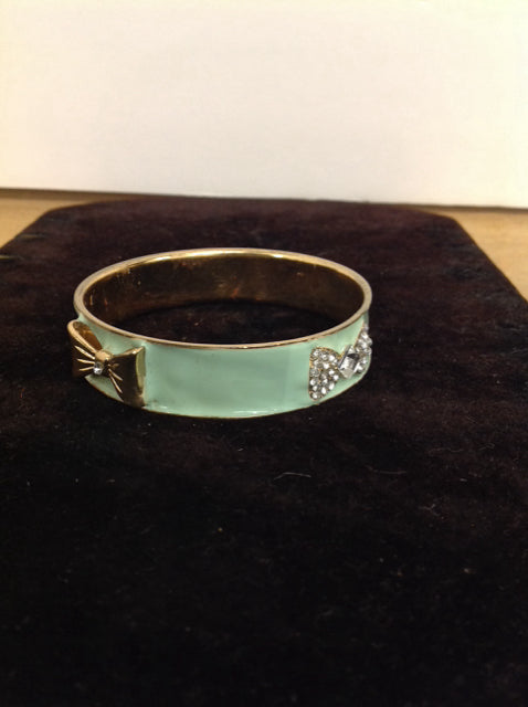 Green Enamel Bangle w/Bows Bracelet