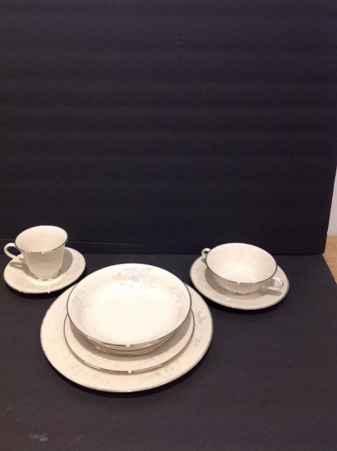 85 Piece Lenox China "April" Pattern Dinner Service