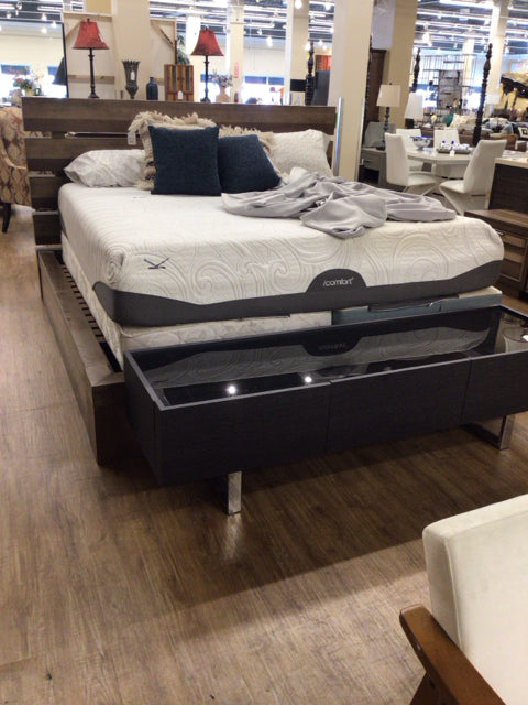 Art Furniture Wood Platform King Bed