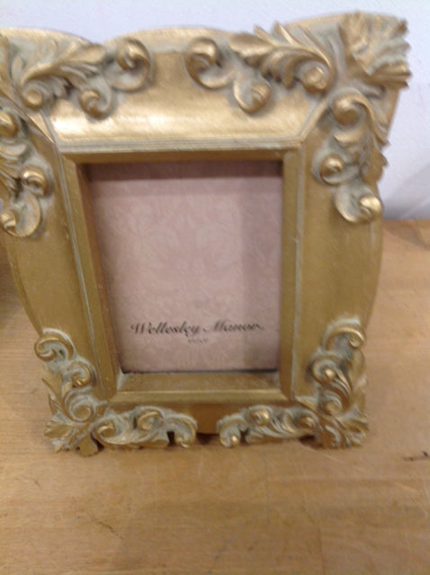 Photo Frame- 3" X 5" Gold Leaf