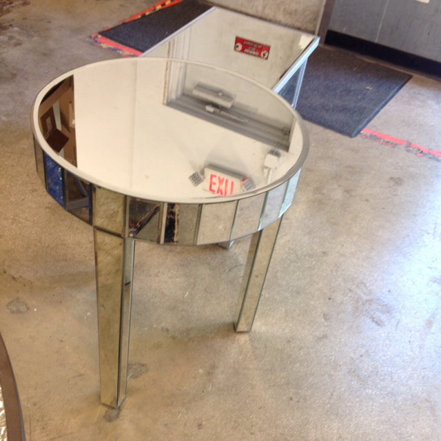 Round Mirrored End Table w/Beveled Mirror Decor
