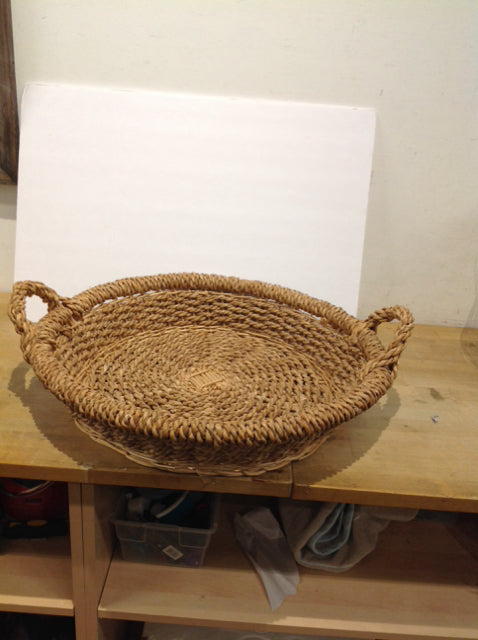 22" Round Woven Tray w/Handles