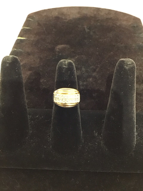 Gold Ring w/Rhinestones