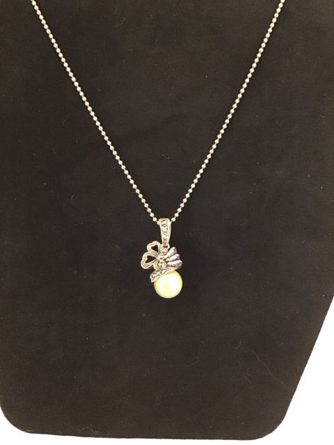 Silver Necklace w/Pearl/Pave Pendant