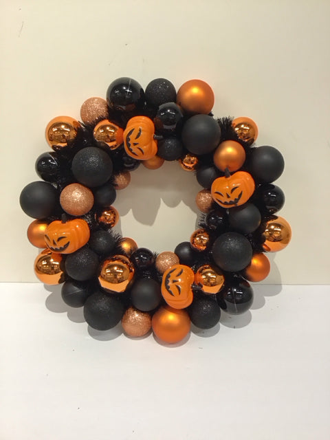 Black/Orange Pumpkin Halloween Wreath