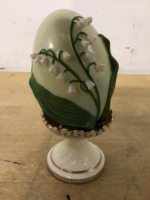 5" Fitz And Floyd Lily Egg On Stand