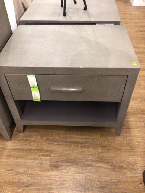 30" X 20" X 24" RH Graydon Grey Fog Shagreen Open Nightstand