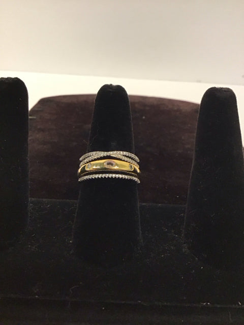 Silver/Pave Ring w/Gold Center