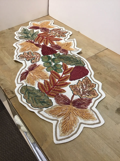 Beaded Leaf Shaped Runner