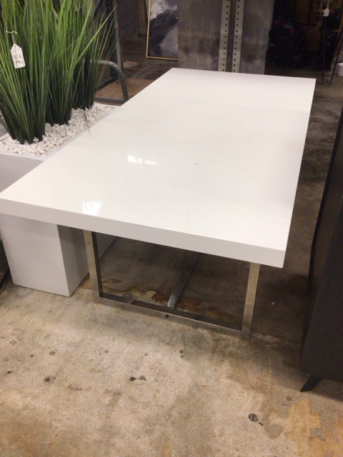White lacqured & Chrome Base Dining Table