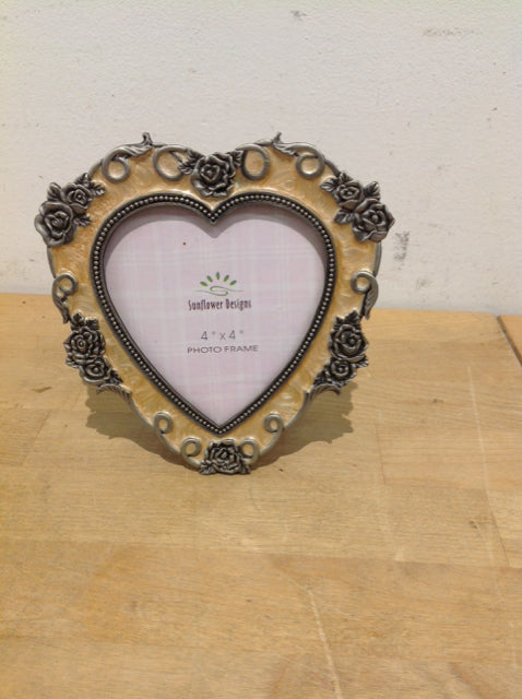 4x4 Heart Shape Ceramic Picture Frame