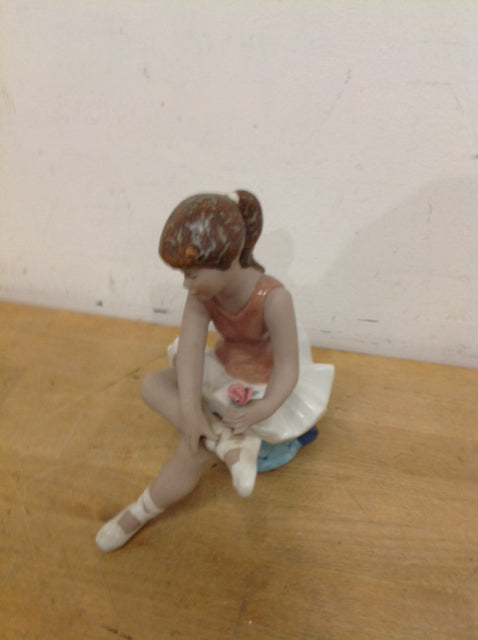 Spain Porcelian Girl W Flower