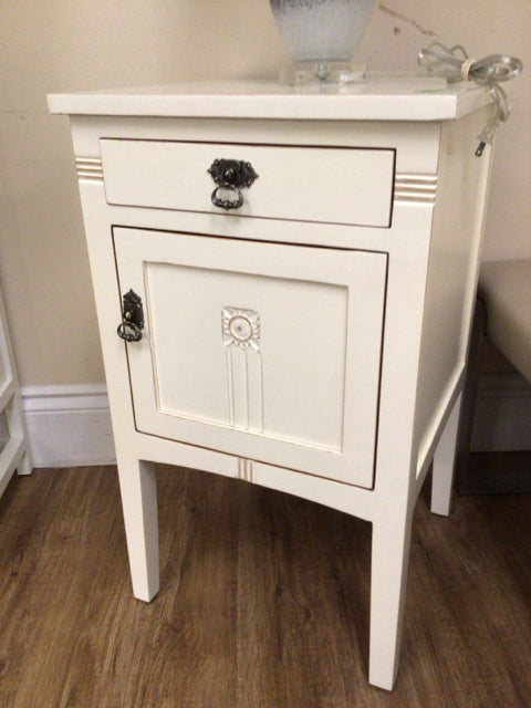 18" Square One Door/One Drawer Cabinet
