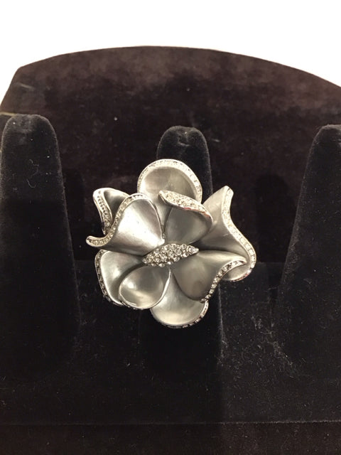 Silver Enamel Flower Ring w/Rhinestones