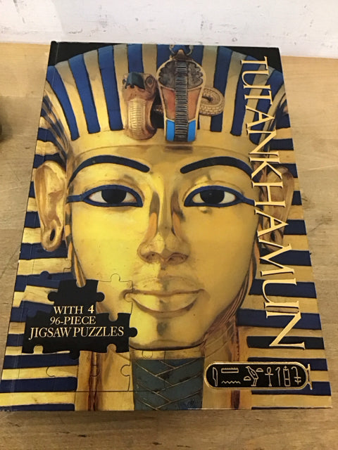Tutankhamm Puzzle/Coffee Table Book