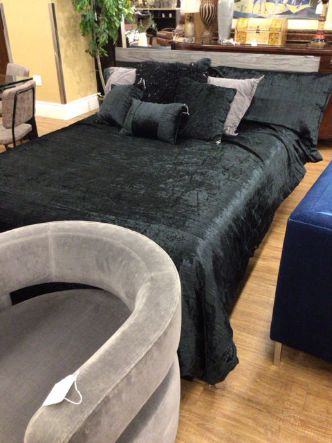 Queen Black 7 PC Bedding