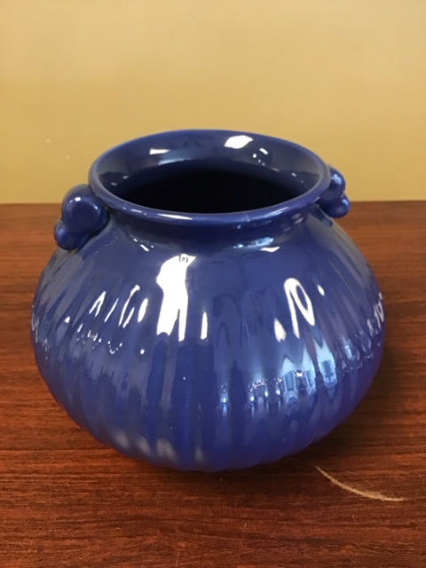 5"x8" Blue Scalloped Ceramic Vase/Urn